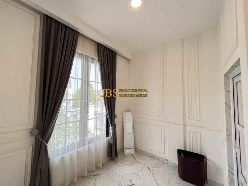 dijual villa komplek marriott residence