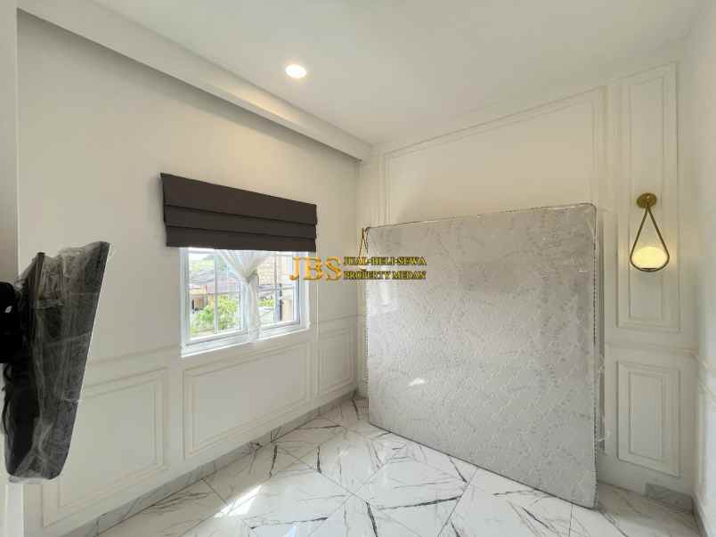 dijual villa komplek marriott residence