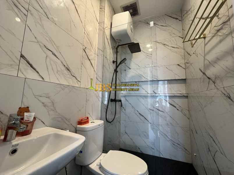 dijual villa komplek marriott residence