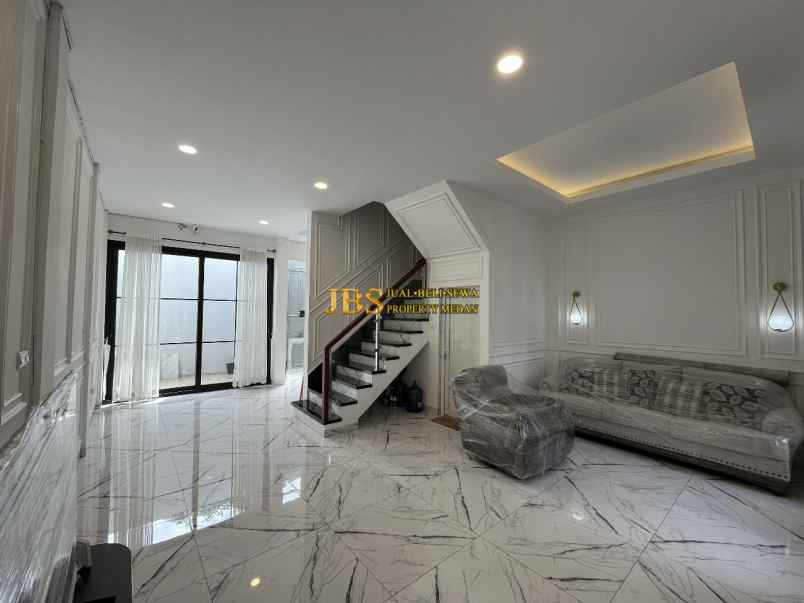 dijual villa komplek marriott residence