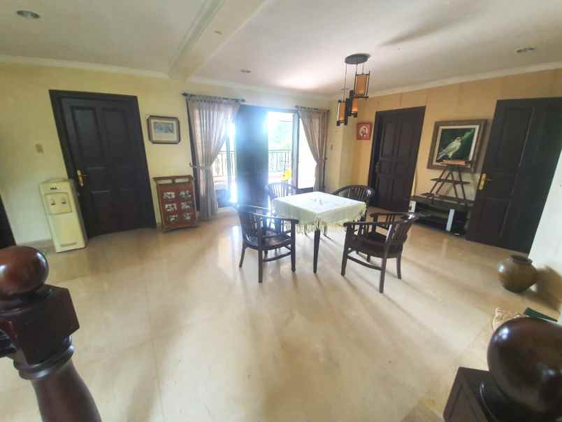 dijual villa mega indah megamendung