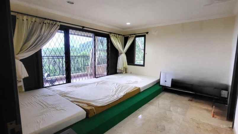 dijual villa mega indah megamendung