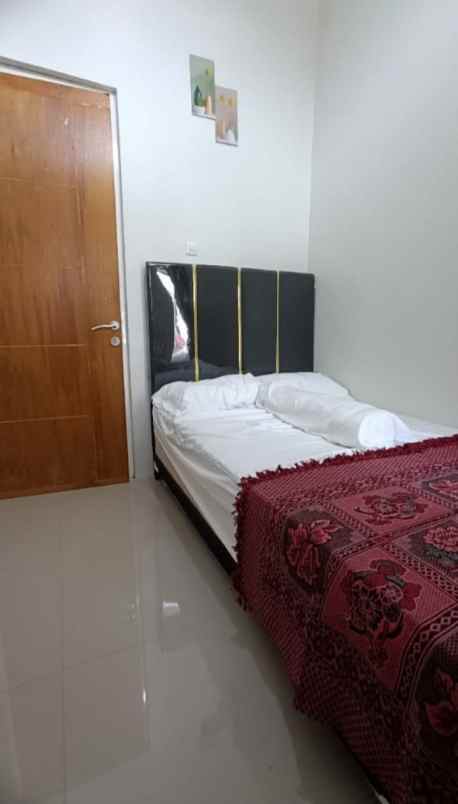 dijual villa plus perabot lokasi dekat bns kota batu