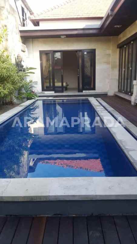 dijual villa seminyak