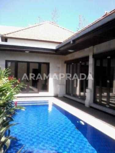 dijual villa seminyak