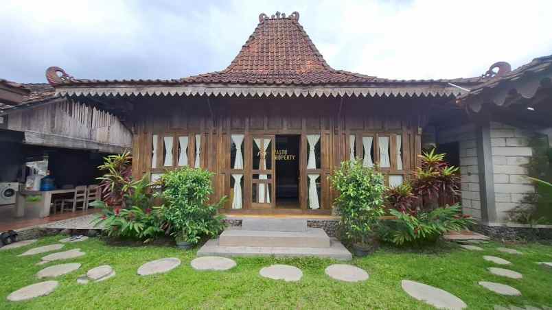 dijual villa wedomartani ngemplak