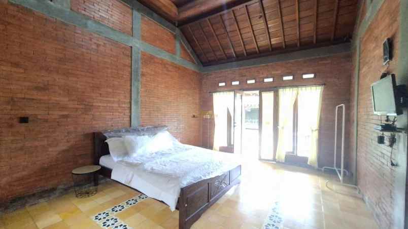 dijual villa wedomartani ngemplak