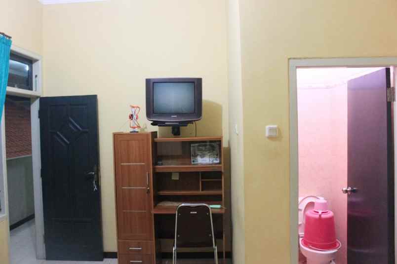 disewakan kost jl tenggilis timur vi blok