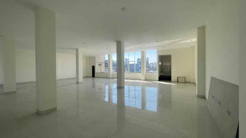 disewakan ruko di jalan raya ambengan