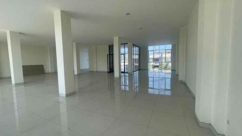 disewakan ruko di jalan raya ambengan