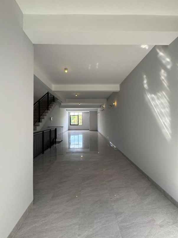 disewakan ruko gudang kantor pakuwon city beverly