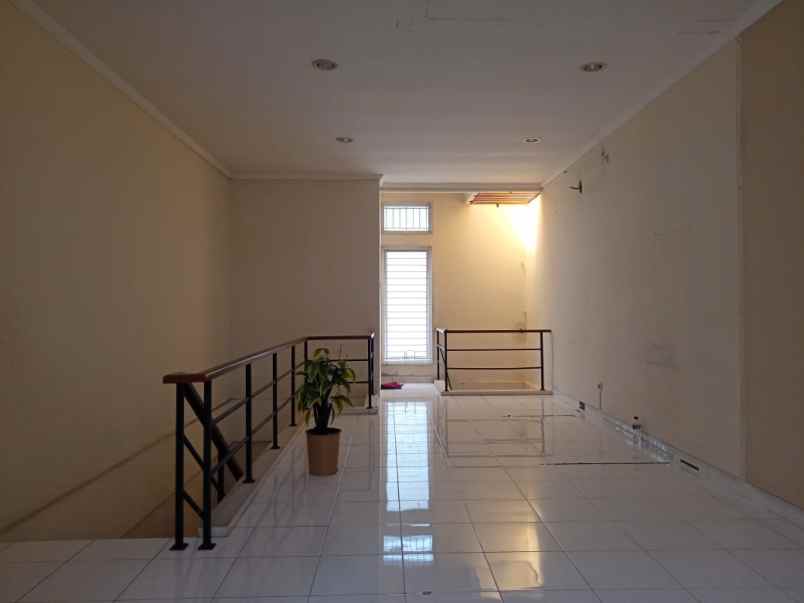 disewakan ruko gudang kantor ruko regia