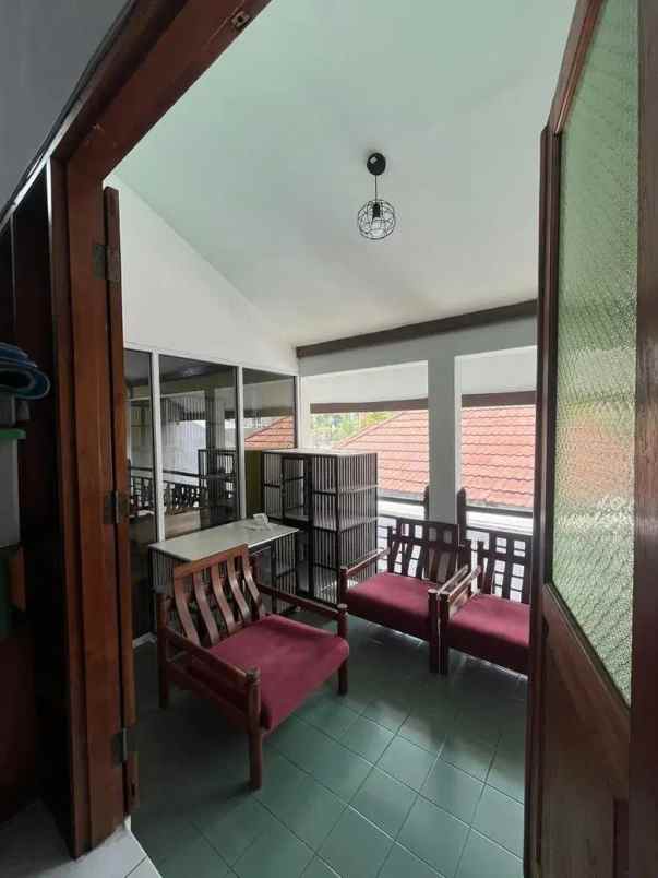 disewakan rumah 2 lantai di rempoa harga nego