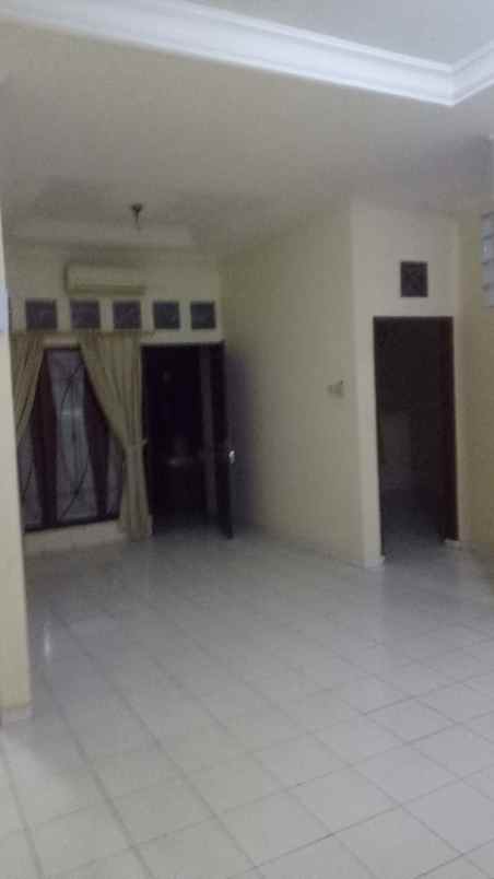 disewakan rumah cirendeu