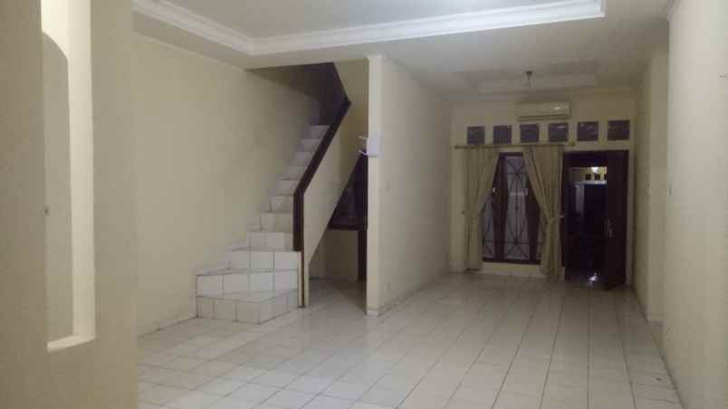 disewakan rumah cirendeu