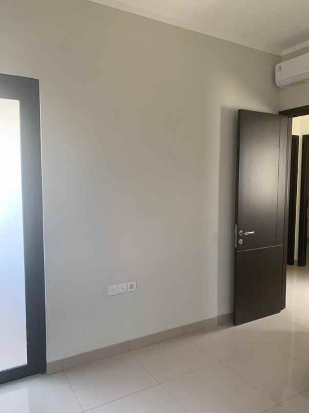 disewakan rumah cluster regia summarecon