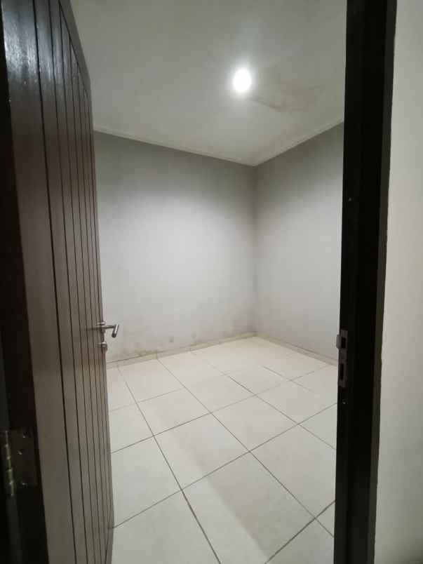 disewakan rumah cluster valeria metland