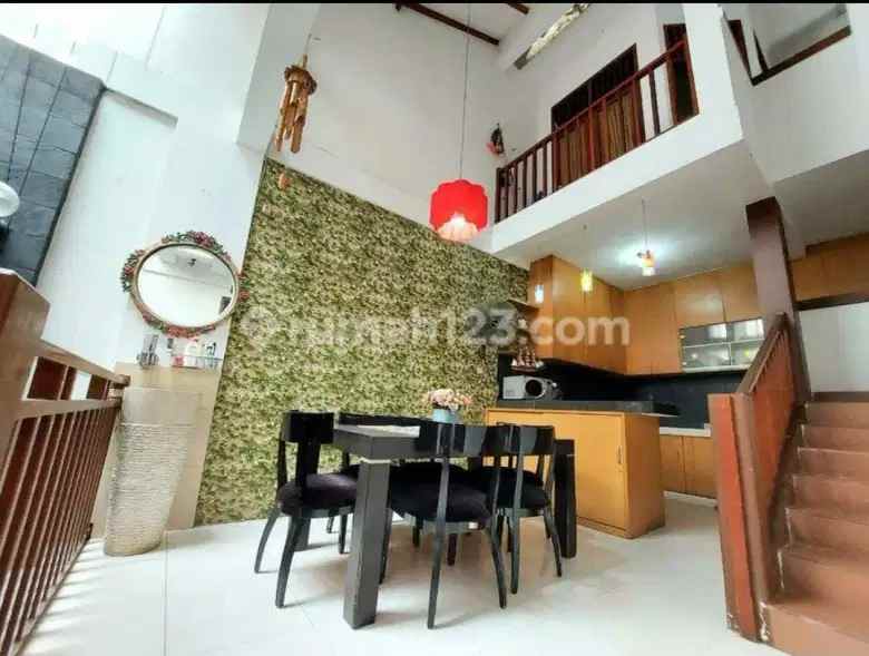 disewakan rumah exclusive di mampang prapatan