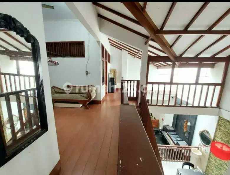 disewakan rumah exclusive di mampang prapatan