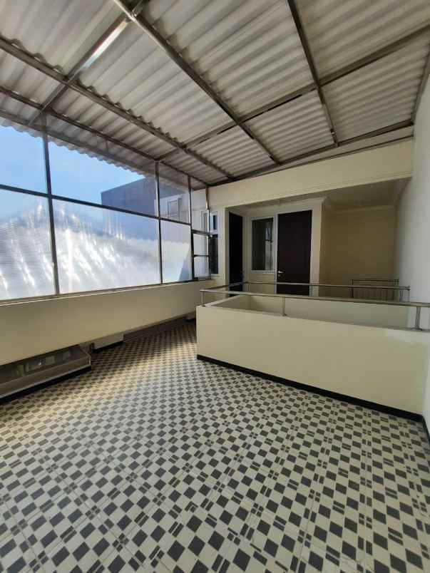 disewakan rumah full renovasi di dharmahusada