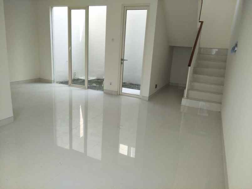 disewakan rumah grand pakuwon