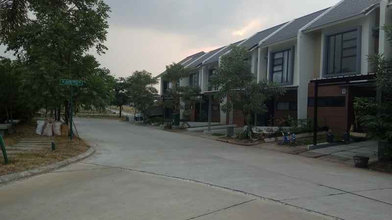 disewakan rumah jl alam tirta le freya