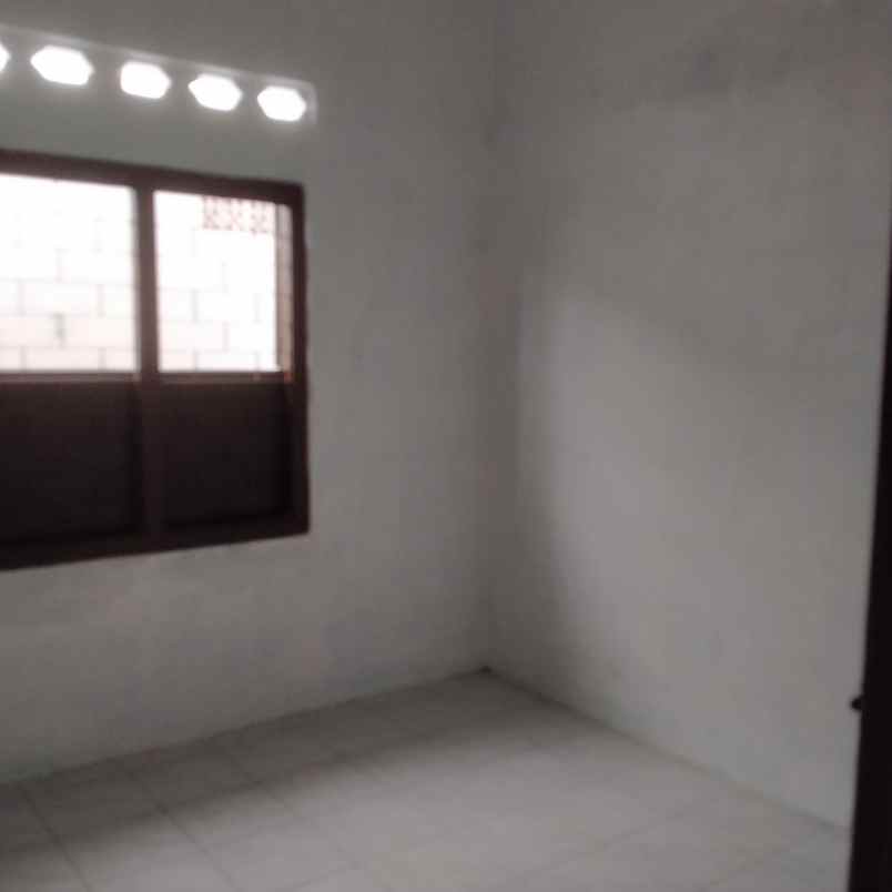 disewakan rumah jl pisangan baru tengah 2