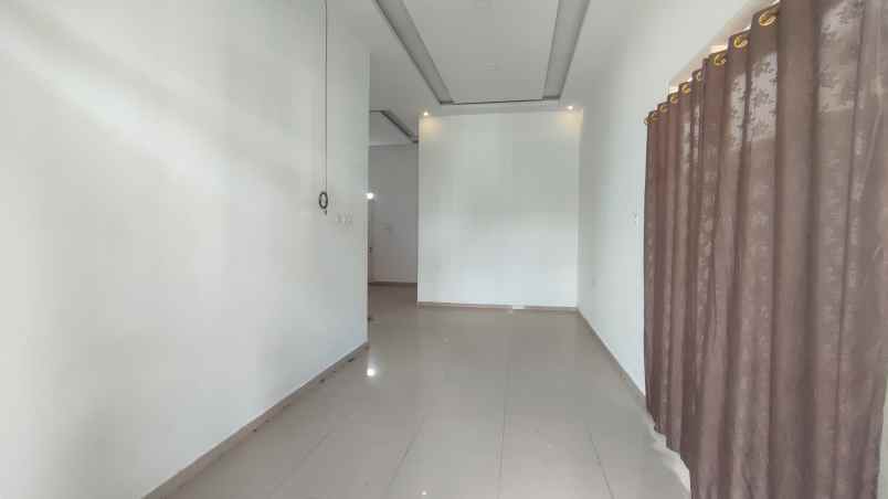 disewakan rumah jl ujung pandang 1