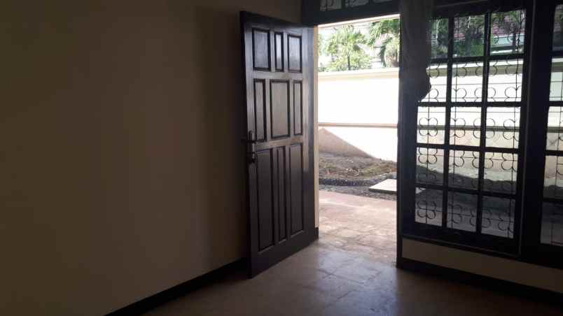 disewakan rumah kertajaya indah timur