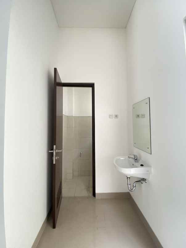 disewakan rumah metland menteng cakung