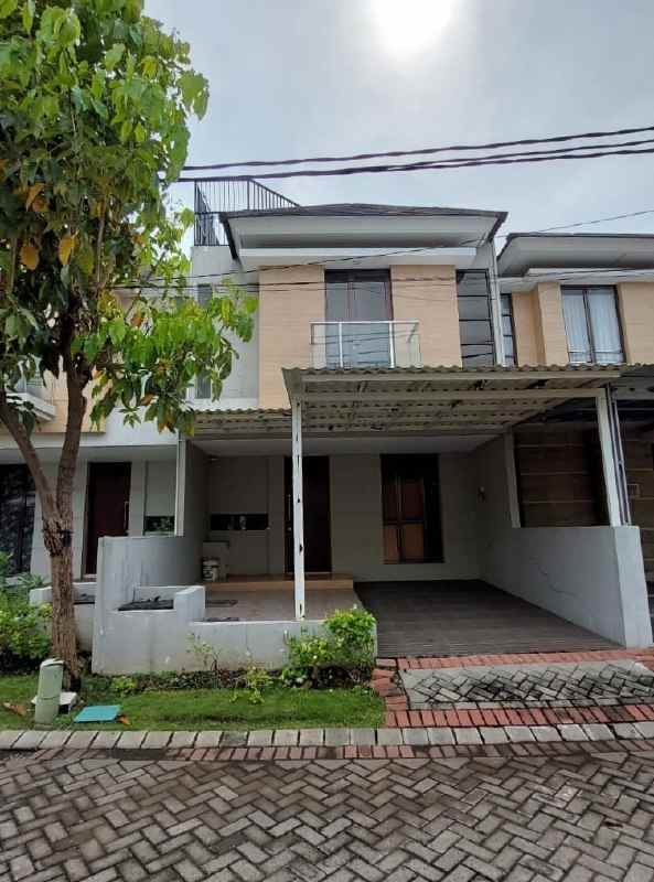 disewakan rumah pantai mentari