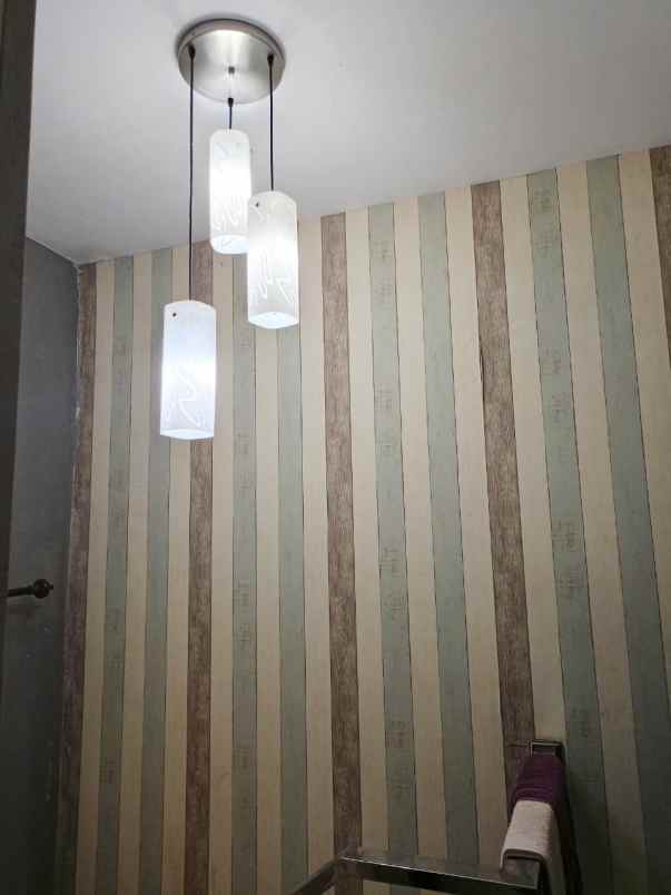 disewakan rumah pantai mentari