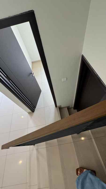 disewakan rumah summarecon crown gading