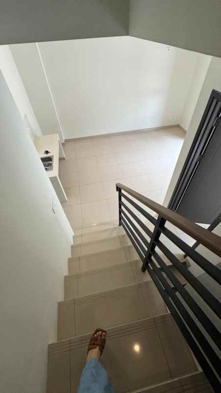 disewakan rumah summarecon crown gading