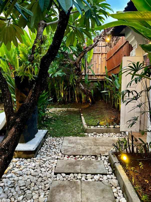 disewakan villa jalan bidadari seminyak