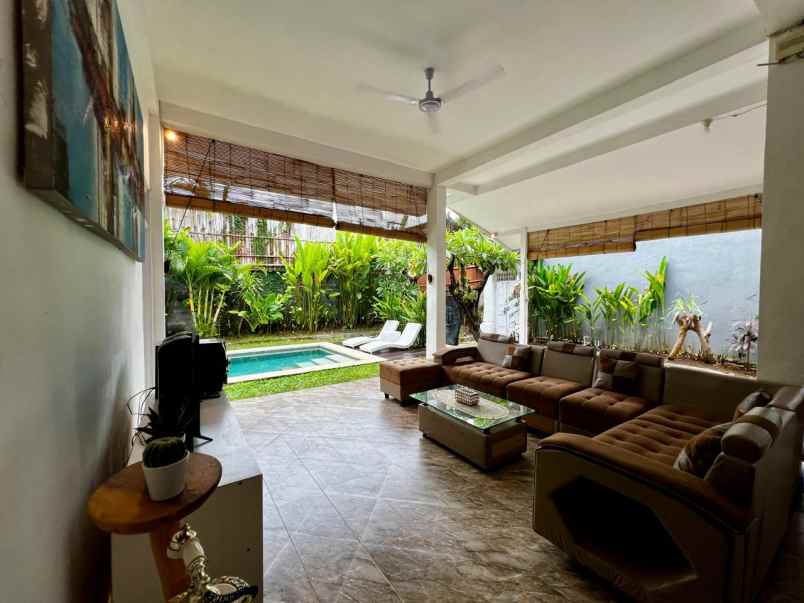 disewakan villa jalan bidadari seminyak