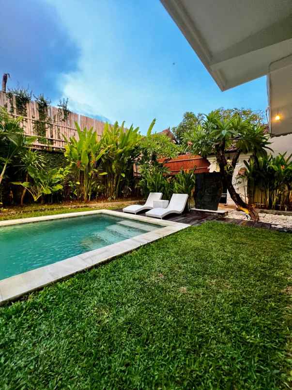 disewakan villa jalan bidadari seminyak