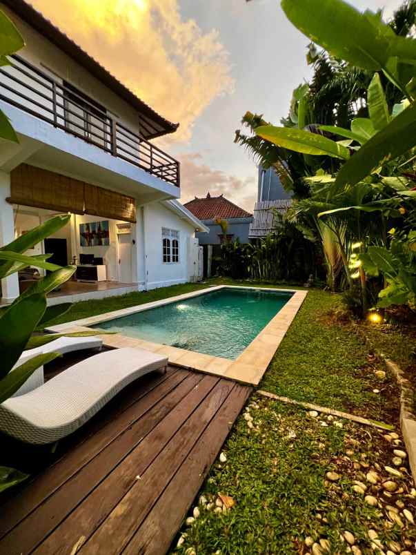 disewakan villa jalan bidadari seminyak