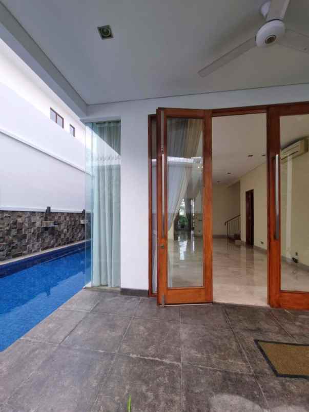 for rent modern tropical house at kemang