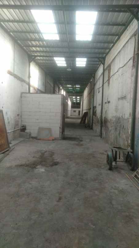gudang di kyai tambak deres 1 lantai