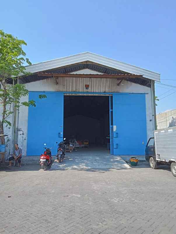 gudang margomulyo permai hadap selatan