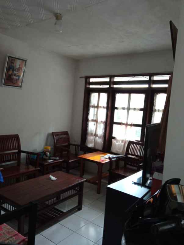 hunian full furnished posisi hook di malang