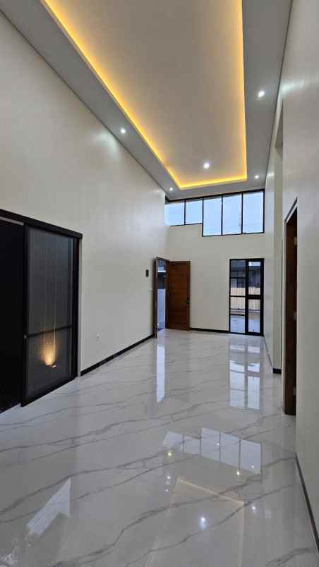 hunian mewah limasan dekat kampus uii yogyakarta