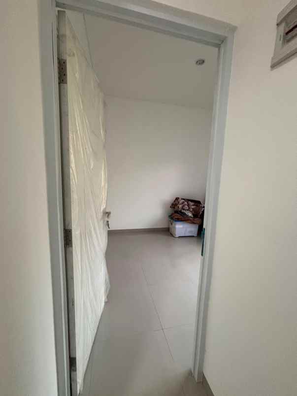 jual rumah 2 lantai dekat alun alun kota depok gdc
