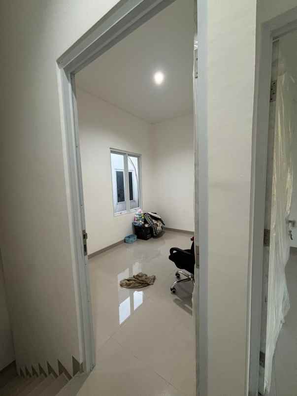 jual rumah 2 lantai dekat alun alun kota depok gdc