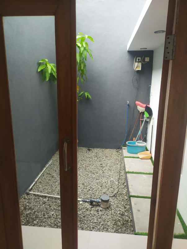 jual rumah baru siap huni cisaranten kulon arcamanik