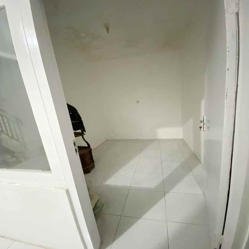 kost putri dekat universitas kristen petra surabaya