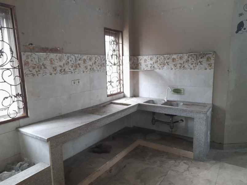 murah ruko 4 lantai strategis di pusat kota surabaya