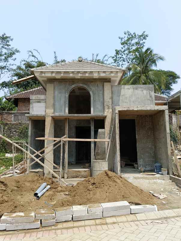 ready unit rumah bangunan baru di malang