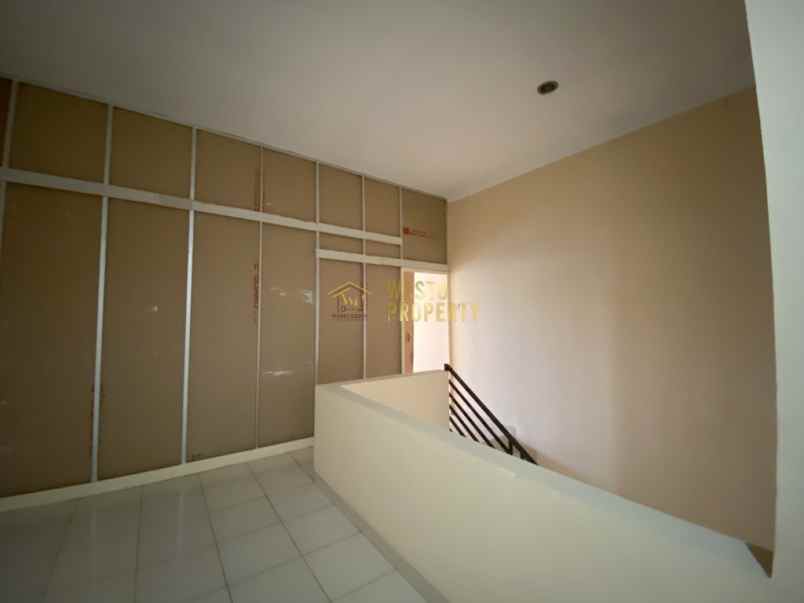 ruko 2 lantai di jl paris lokasi ramai dan siap pakai